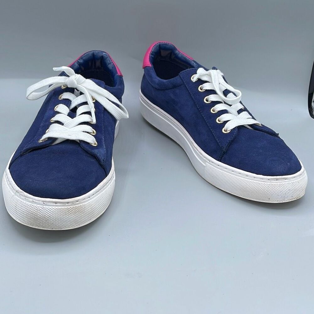 1901 Women’s size 9 blue suede shoes with pink trim.